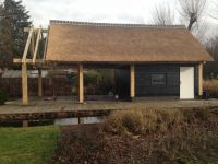 Massief eiken tuinhuis met overkapping
